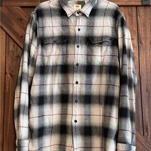 Levi's Plaid Button-Up Shirt